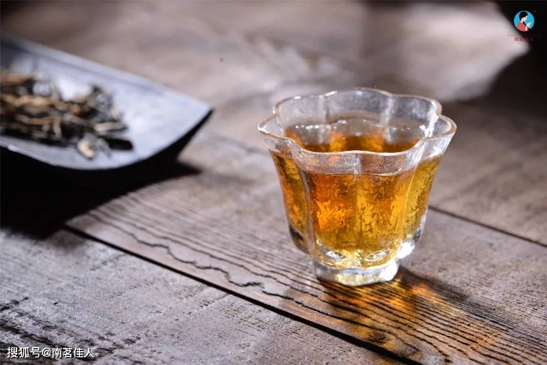 探索治疗抑郁症的中成药物，自然之光的温暖