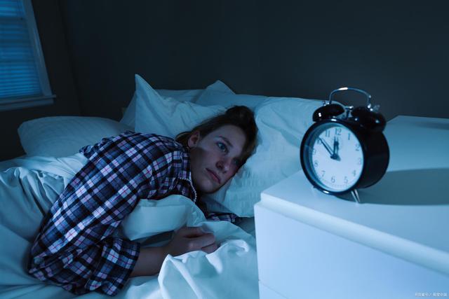 严重失眠，整夜不眠的应对策略与治疗方法