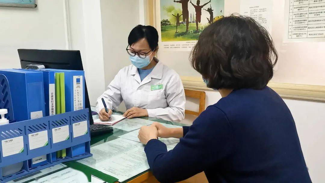 医院医生周末是否上班，解析与影响