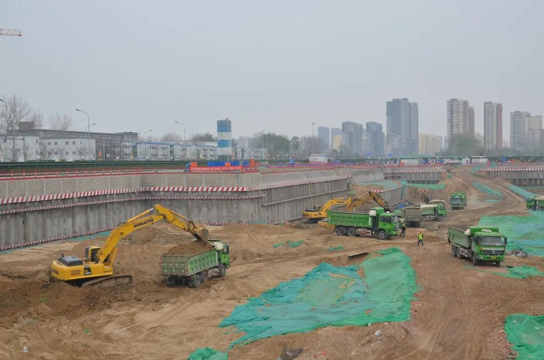 探访北京安贞医院，了解其工作时间与医疗服务