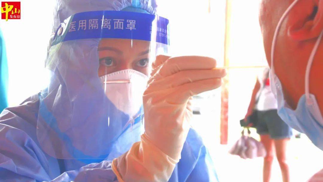 探访上海中山医院的健康守护者，了解其上班时间与医疗服务