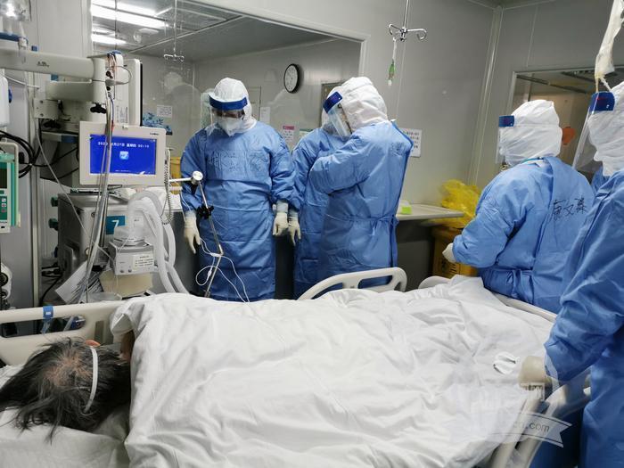 探访唐都医院，了解其上班时间与医疗服务