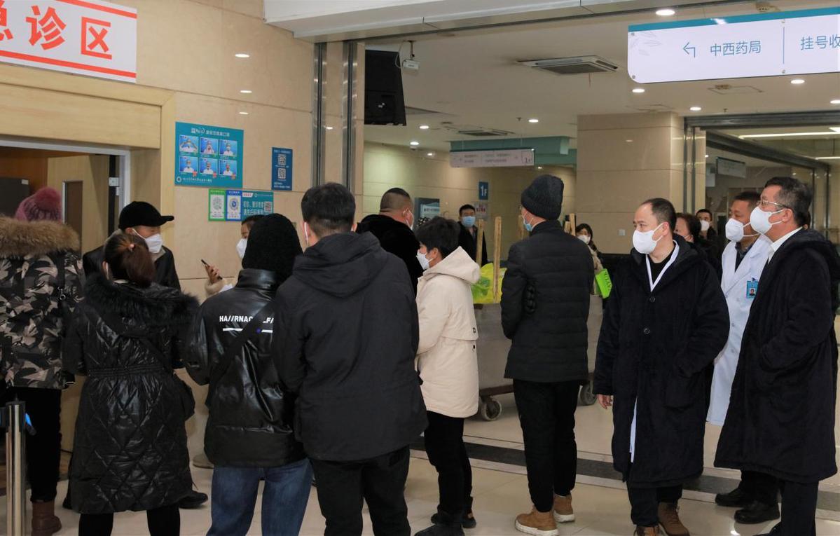 医院中午休息时间，患者与医护的黄金缓冲