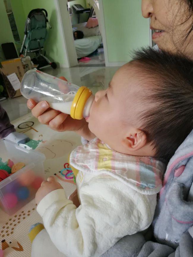 医院门诊的真实瞬间，镜头下的温暖与关怀