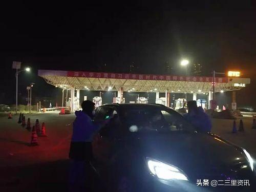 医院走廊的静谧与坚韧，一张照片背后的故事