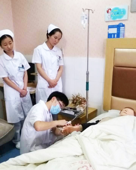 真实瞬间，医院照片中的输液故事