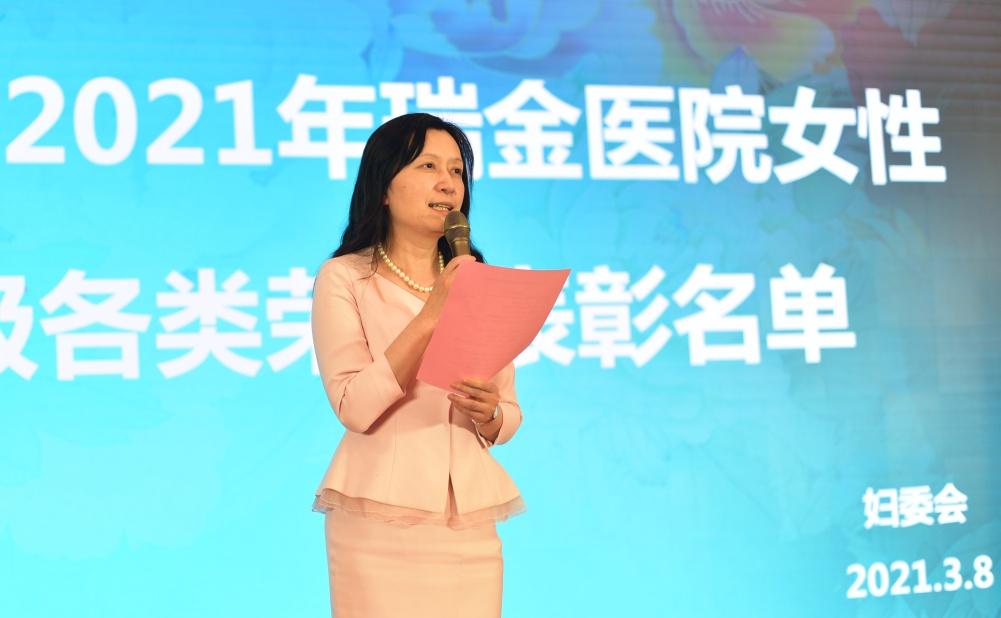 医院夜晚的静谧与守护，一张照片背后的故事