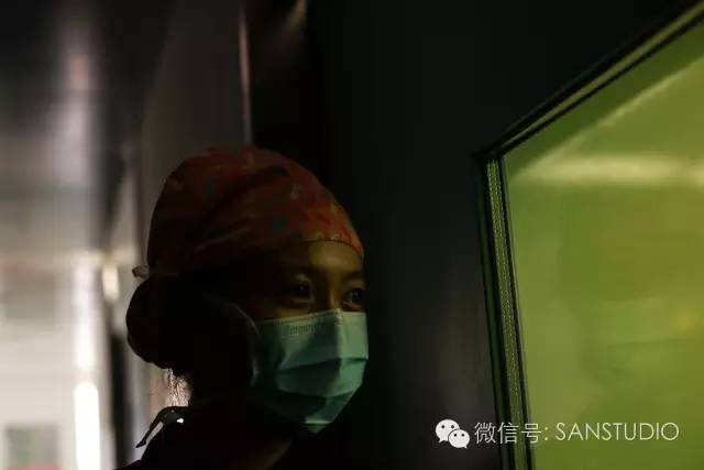 真实病房的温暖瞬间，医院照片背后的故事