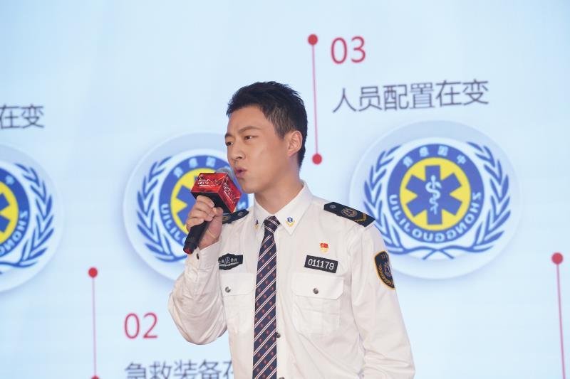 真实瞬间，医院里的温暖与坚韧——在医院的照片真实图片背后的故事