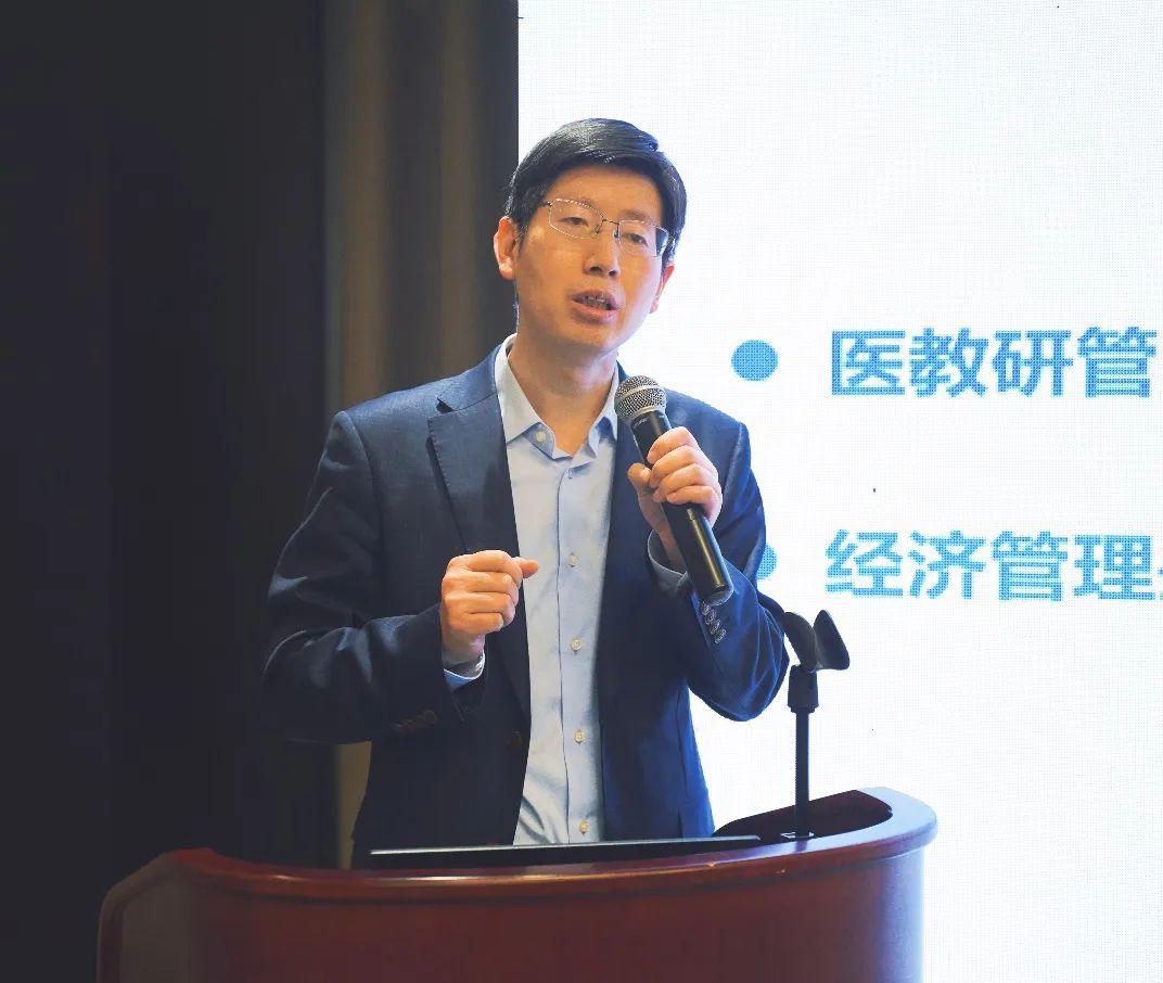 医院照片，记录与见证的桥梁
