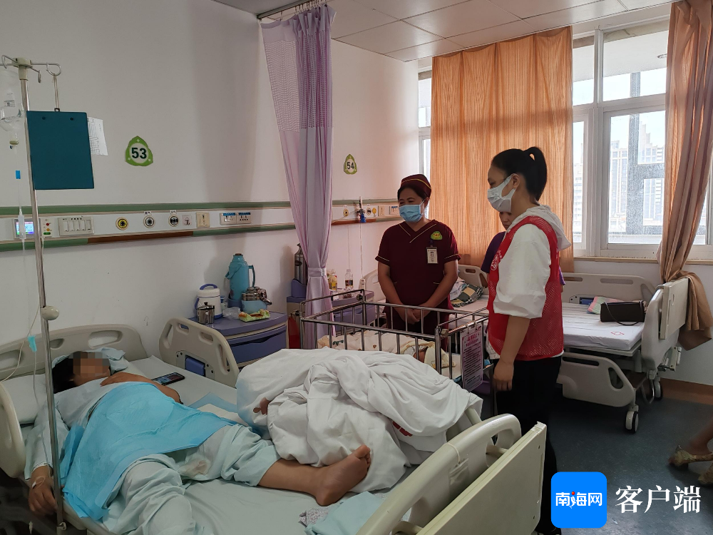 医院里的温暖瞬间，病床上的点滴关怀