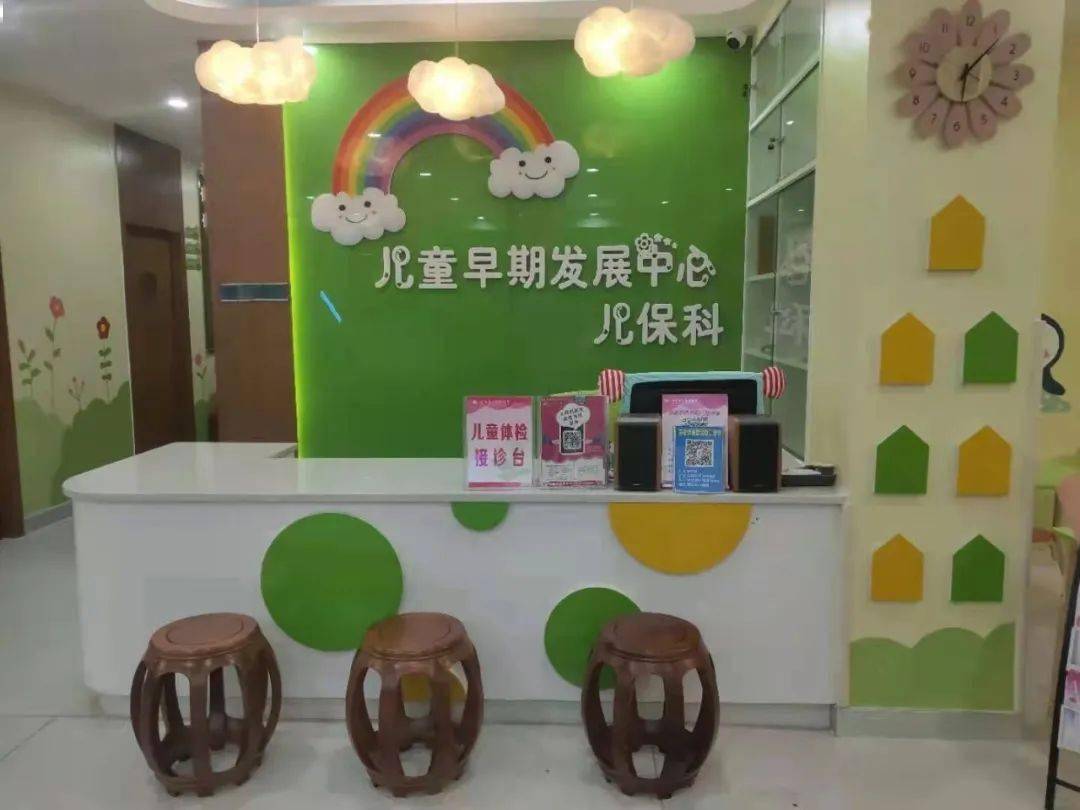 医院门诊导诊台，温暖与效率的交汇点