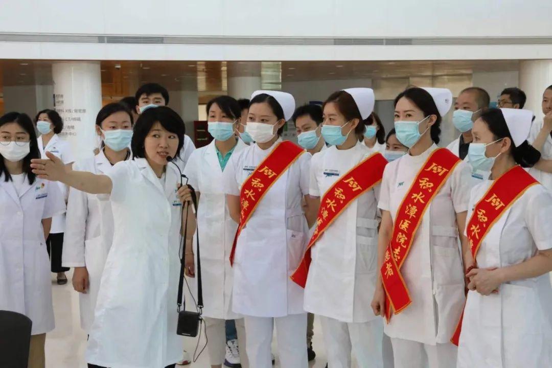 医院门诊大厅，现代与温馨的完美融合——效果图解析