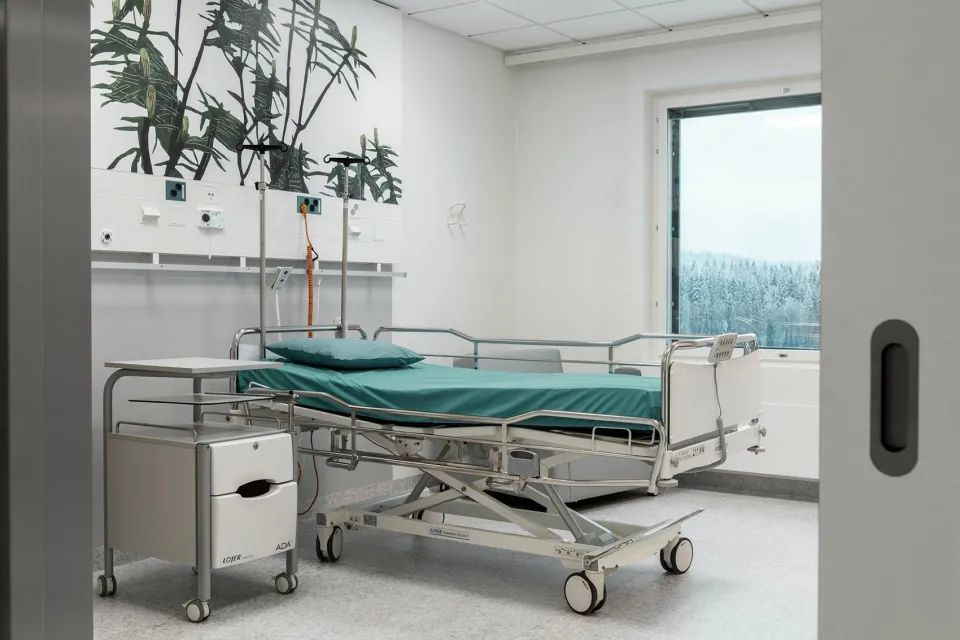 医院病床产品的创新与人性化设计