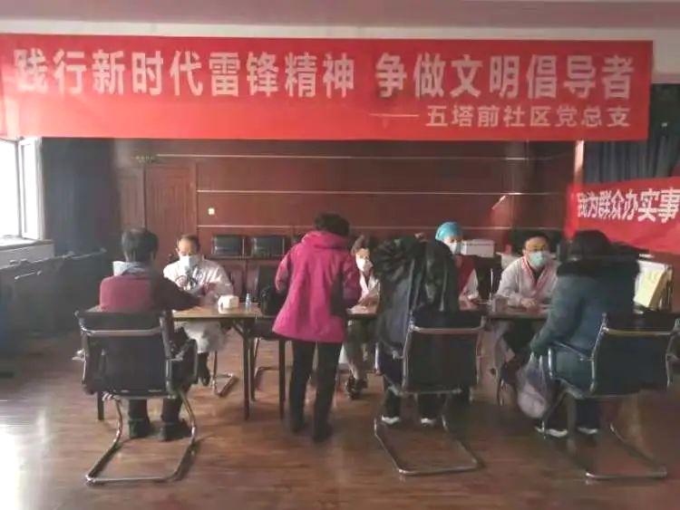 医院照片墙，象征与情感的纽带，还是职业忠诚的试金石？