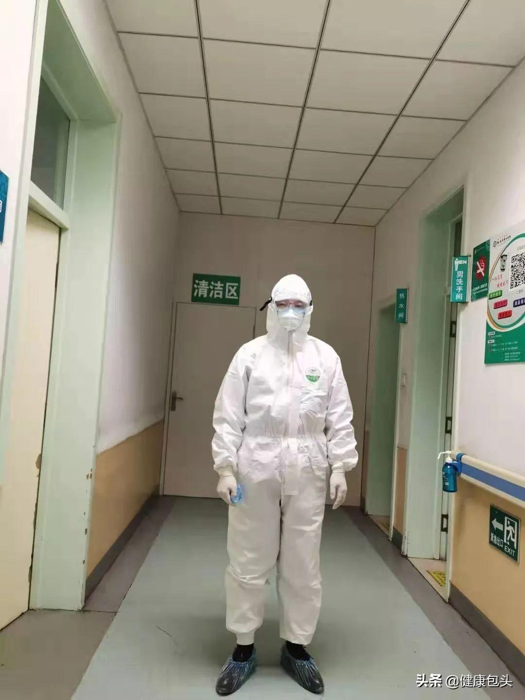 医院手术室门口的守望，爱与希望的交汇处