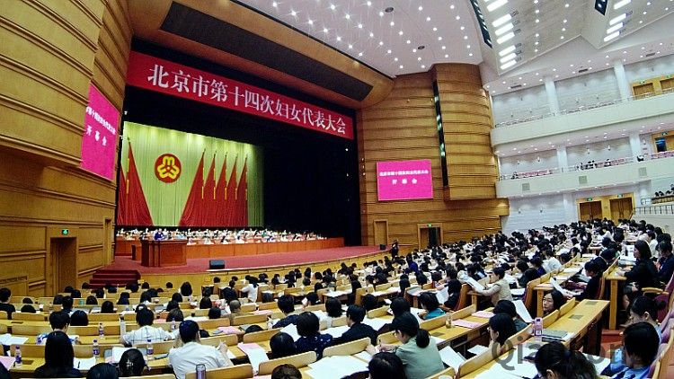医院年度总结会议，40人齐聚一堂的温馨瞬间