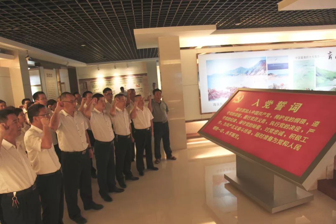 医院科室高效协作的缩影——一次科室会议的纪实照片