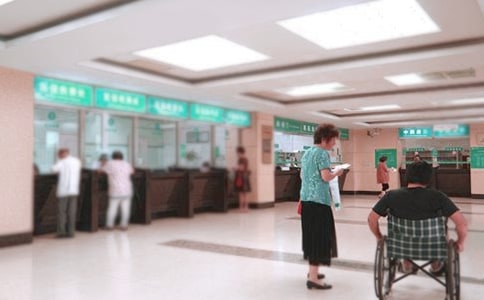 医院照片，请假专用？还是真实关怀的体现？