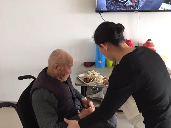 医院照片，清晰简单，传递专业与温暖